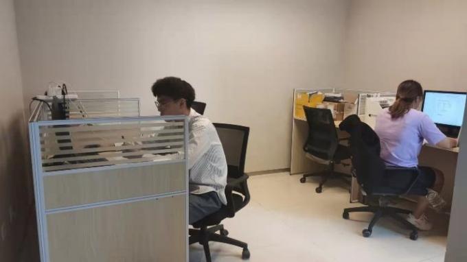 Congelatore verticale commerciale dell'esposizione della bevanda del portello scorrevole 4